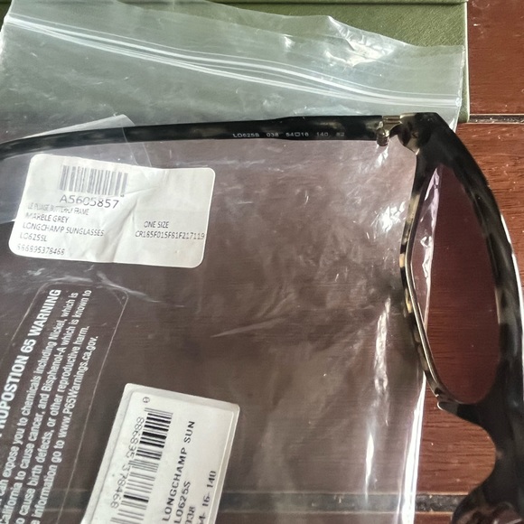 Authentic Longchamp LE Pliage Butterfly Marble Grey Sunglasses - Picture 3 of 5